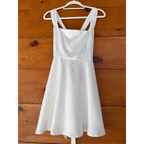 NWT Lulus Admirably Chic White Satin Lace-Up Mini Dress With Pockets Cocktail M - Picture 1 of 7